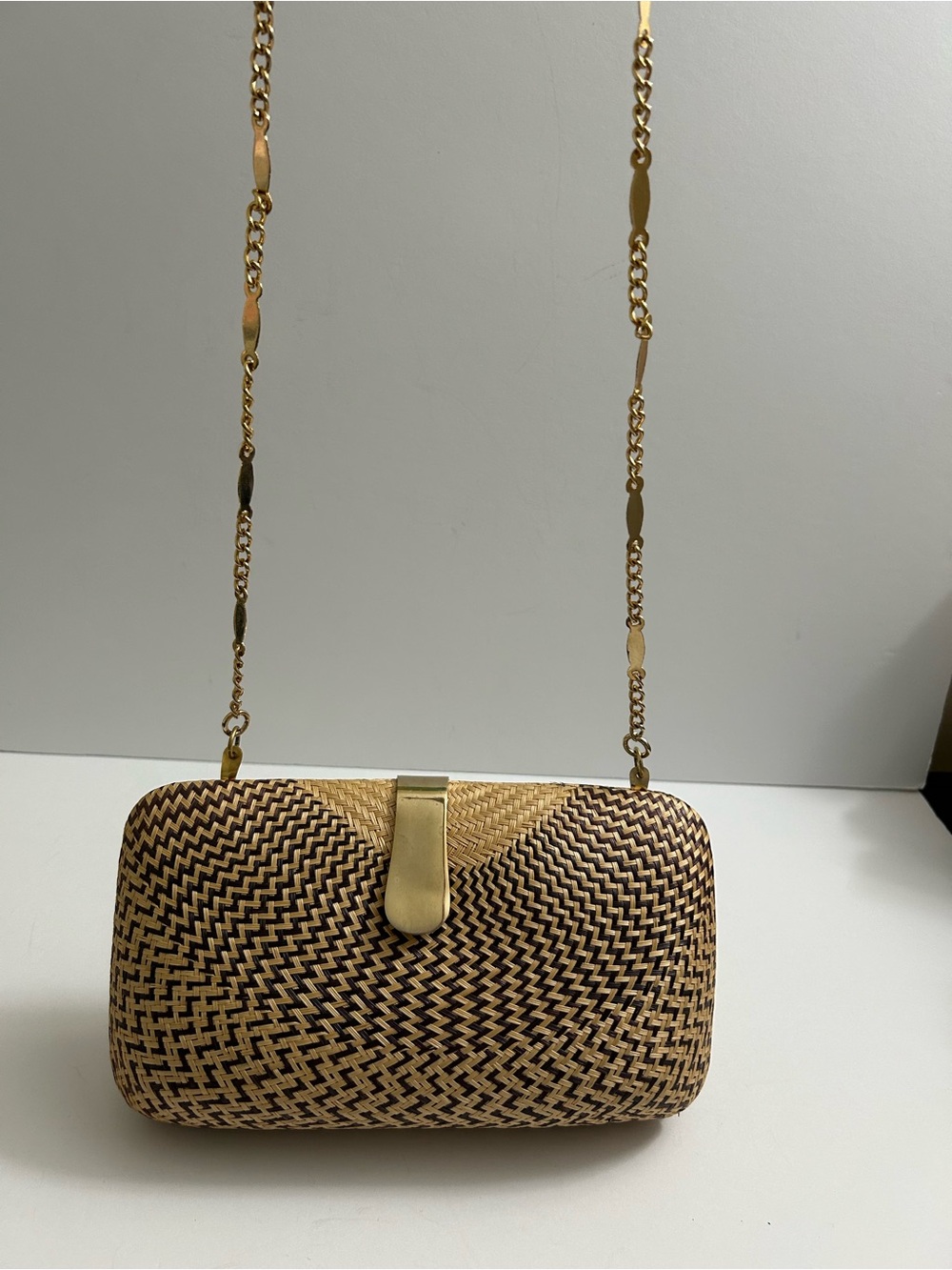 Vintage Woven Straw Clutch/Shoulder Bag in Natural and Dark Brown - Picture 8 of 12